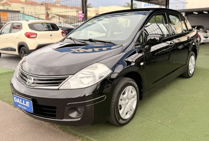 Nissan Tiida S 1.8/1.8 Flex 16V Mec. 2012