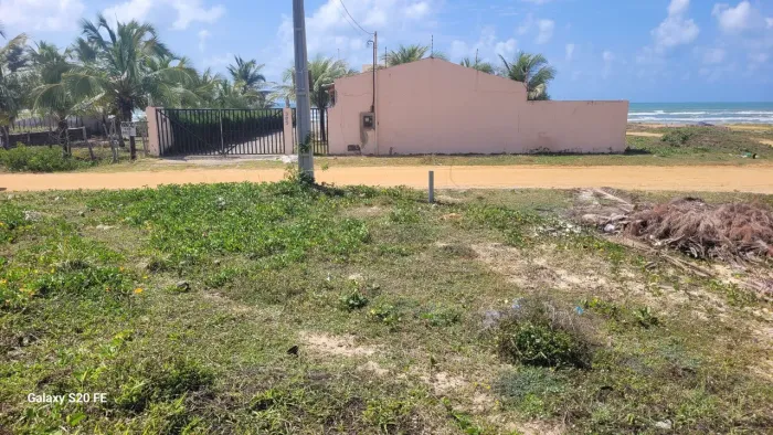 Vende-se lote na praia da caueira. 