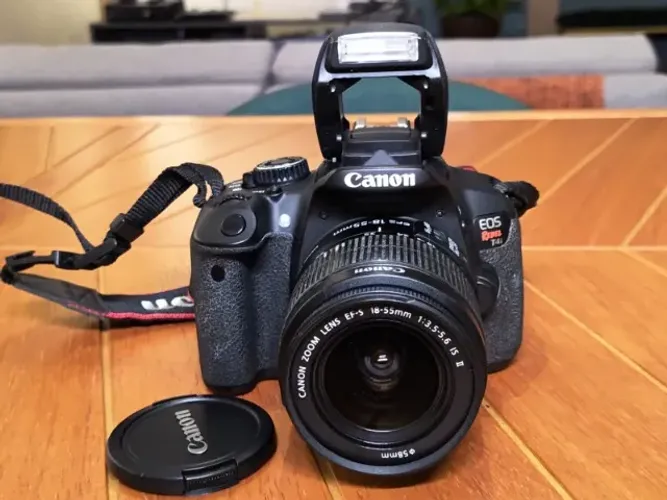 Câmera Canon T4i muito nova!