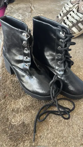 Bota Preta Tam37