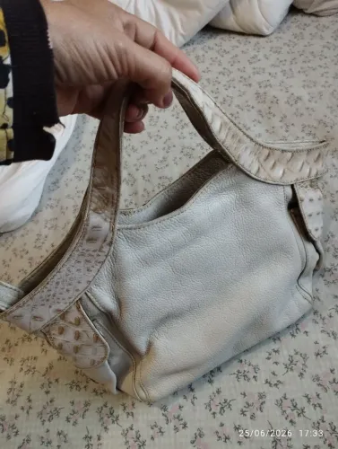 Bolsa 100 % couro legitimo 