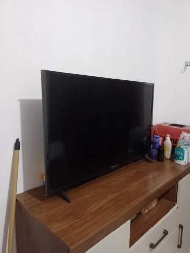 Tv LG smart 43 polegadas retirada de peças