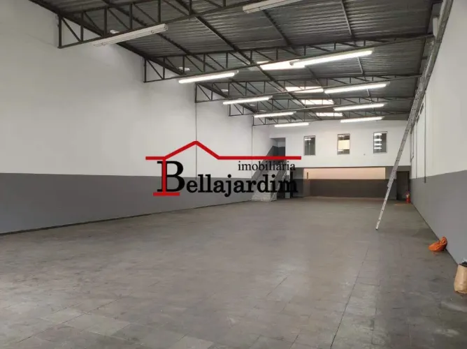 Galpão para locação com 350m² - Bairro Jardim Ocara, Santo André/SP!