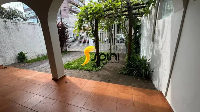 Casa com 3 dormitórios para alugar, 260 m² por R$ 4.500,00/mês - Copacabana - Uberlândia/M
