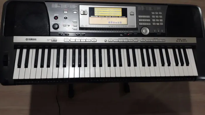 Teclado Yamaha PSR640