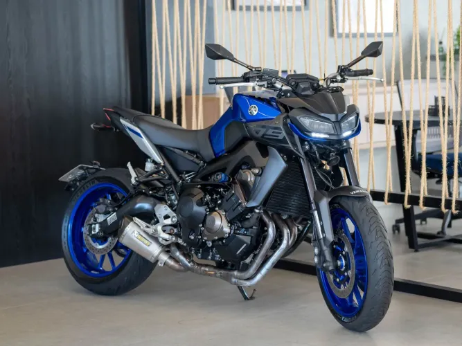 YAMAHA M-09 2020
