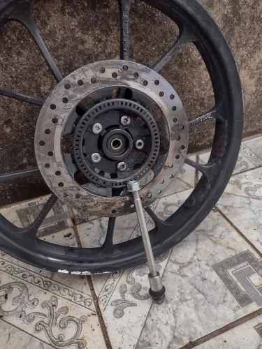 Roda dianteira 160 ( Com disco )