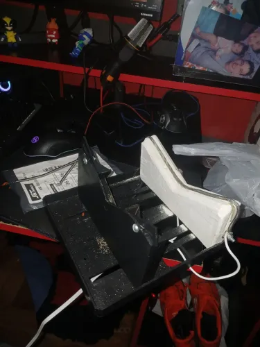 Vendo maquina de cortar garrafas e fazer copos.