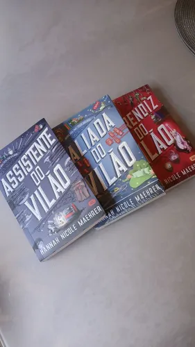 Kit Hannah Nicole Maehrer - 3 Livros (2 Lacrados)