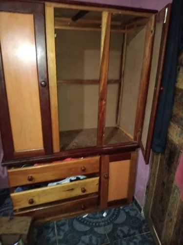 Guarda roupa de solteiro 