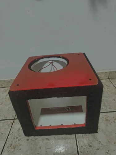 Caixa selada para subwoofer de 8 polegadas