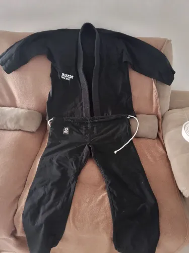 Vendo kimono novo, tamanho A0 130,00