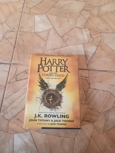 Livro Harry Potter em english engles