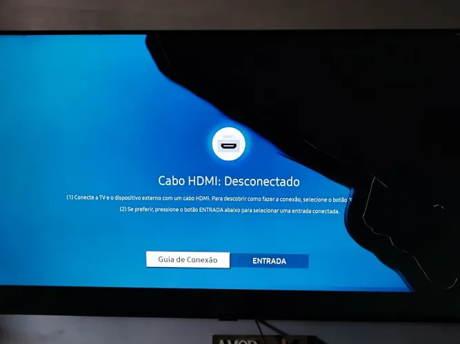 TV Samsung 50" com display trincado 