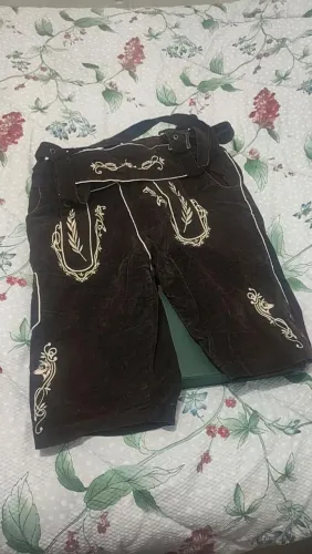 Traje Típico alemão ( Bermuda + suspensório)