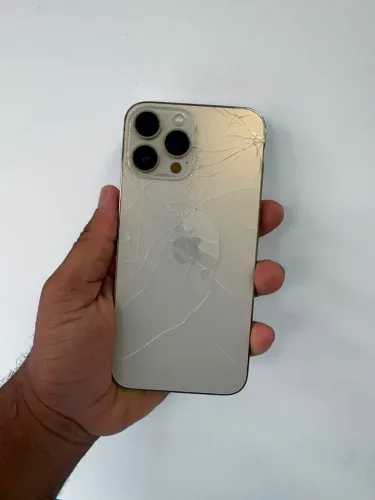 iPhone 13 Pro Max leia