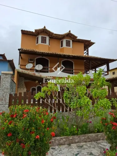 São Pedro da Aldeia - RJ Casa triplex com piscina