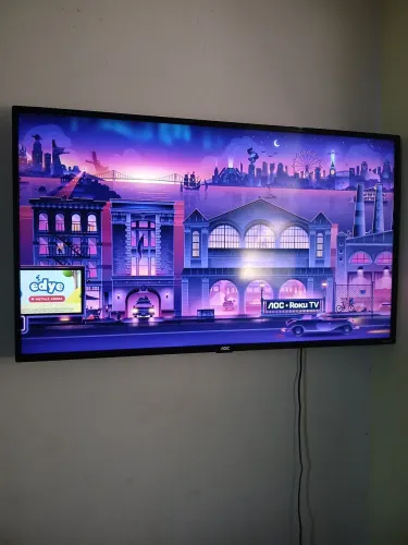 Televisão 43 pol, no orecinho pra sair rápido