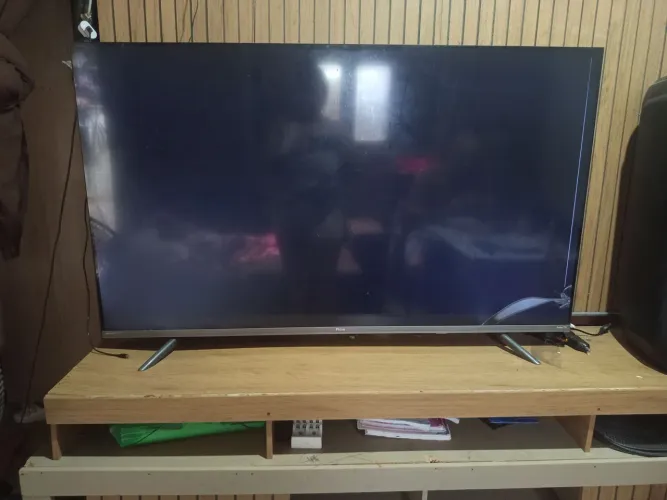 Vendo tv pra retirada de peças tv com documento 55 polegadas