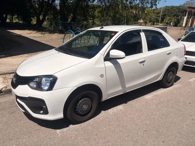 Toyota Etios X Sedan 1.5 Flex 16V 4P Mec. 2020