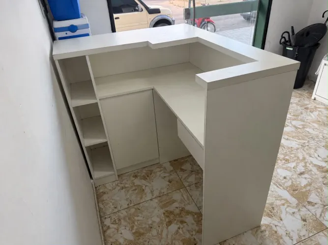 Móvel balcão recepção 