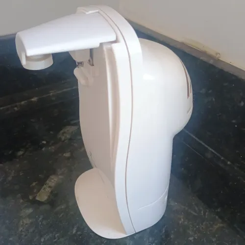 Abridor de lata americano com afiador de faca.