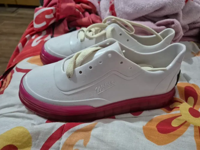 Tênis bt21 x melissa