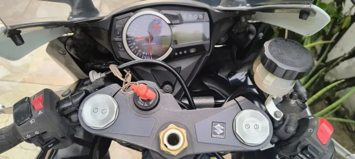 Suzuki Srad 1000 um