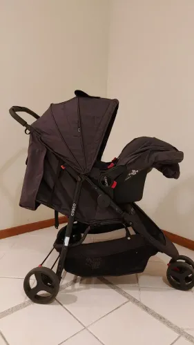 Vendo Conjunto Carrinho de Bebê com 3 rodas + Bebê Conforto Cosco usados