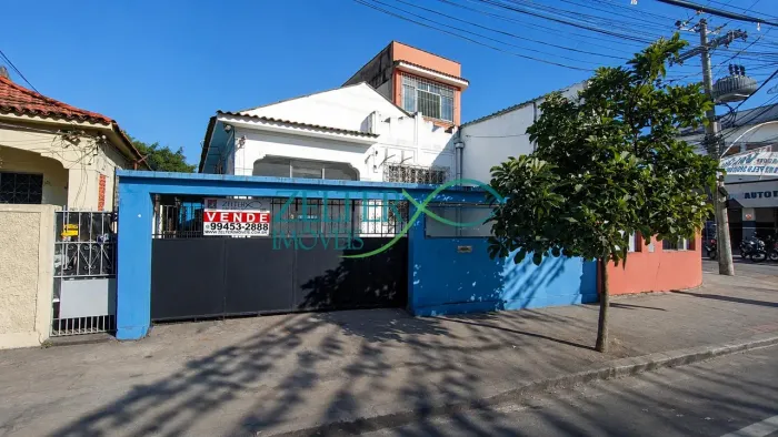 Casa comercial para venda, 216m² em terreno 8x26, única no terreno na Avenida Monsenhor Fé