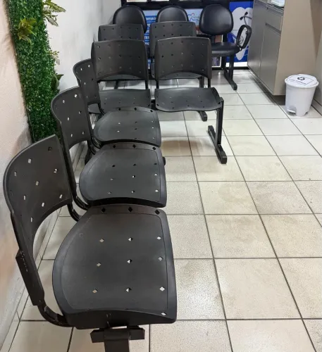Vendo cadeiras bem conservadas