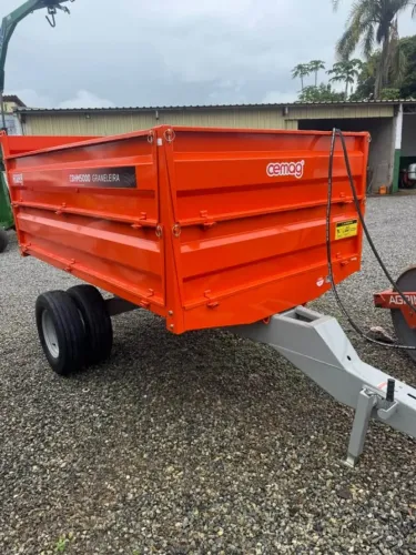 Carreta Agrícola Basculante Hidráulica 5 Toneladas