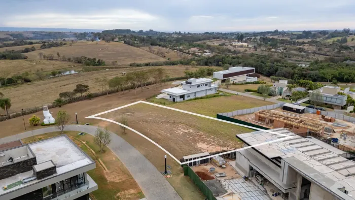 Terreno de esquina com vista livre privilegiada