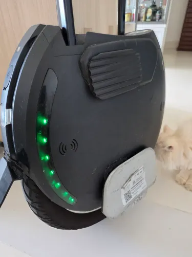 MONOCICLO ELÉTRICO 100KM COM UMA CARGA NÃO É PATINETE