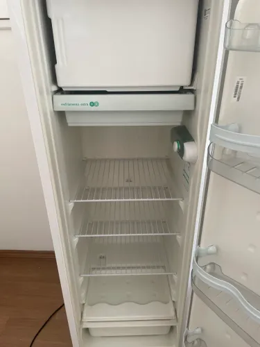 Geladeira consul com congelador