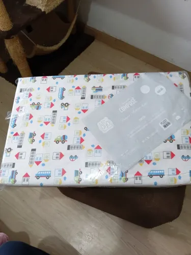 Vendo travesseiro antirrefluxo para bebês novos lacrado 
