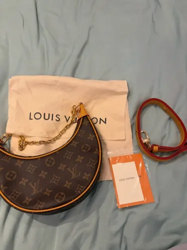 Bolsa Louis Vuitton Monogram - Mini Hobo com Corrente Dourada