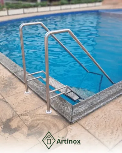 CORRIMÃO DE PISCINA