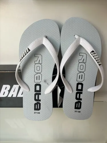 Chinelos da marca Badboy, todas as numerações, oportunidade!