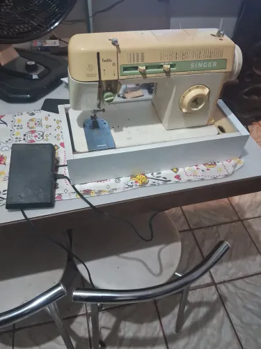 Máquina de costura singer(zig zag)