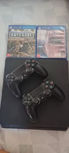 Playstation 4 slim 