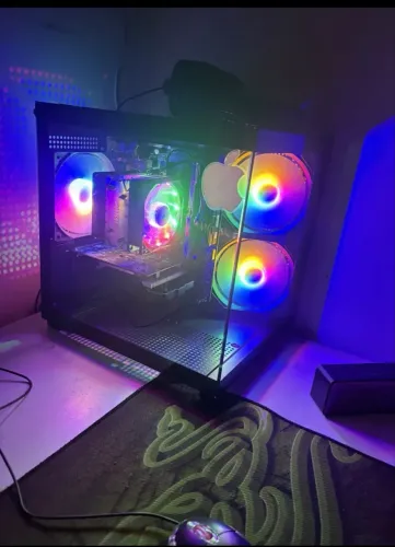 Gabinete Gamer Aigo Luna A275 Preto Mini-Tower com Lateral de Vidro e 3 Fans Rainbow