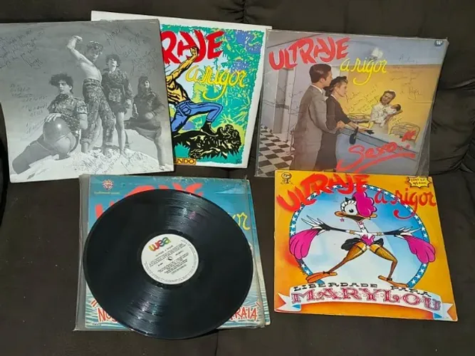 Coleção de Disco de Vinil Ultraje a Rigor Nós Vamos Invadir Sua Praia +3