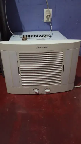 Ar condicionado de 7500 btus ótimo estado