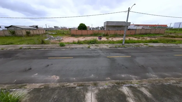 Vende-se terreno com Parcelas no Loteamento Pátio Cauamé