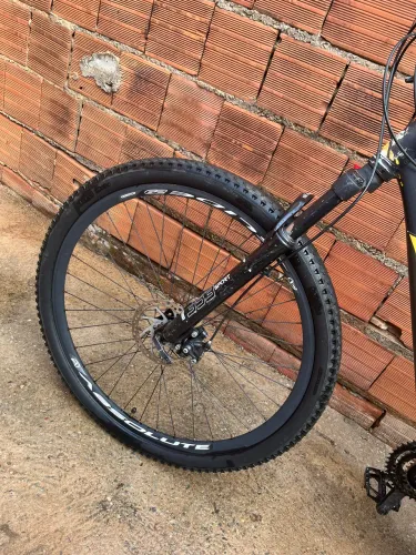 VENDO UMA BICICLETA ARO 29