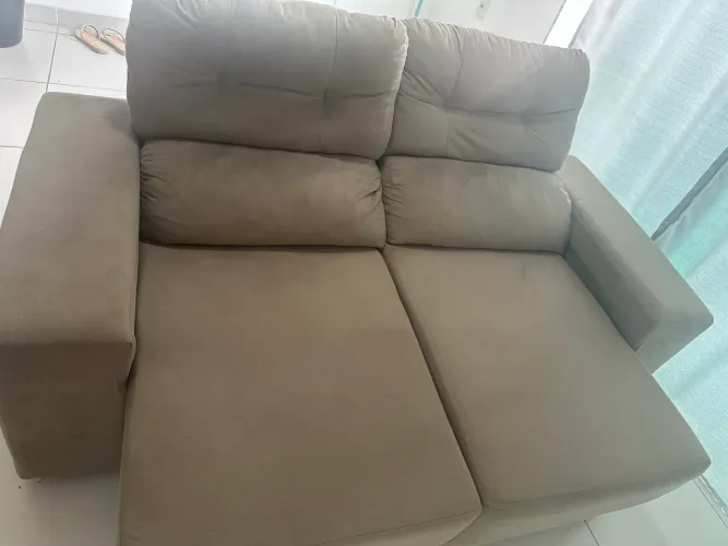 Sofá  Retail novo sem nenhum detalhe limpo e cheiroso