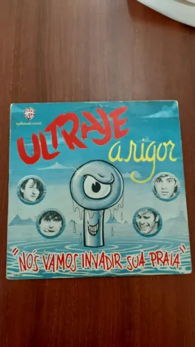 Disco Vinil: Ultraje a Rigor " Nós vamos invadir sua praia"