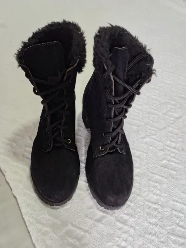 Botas e sapatos