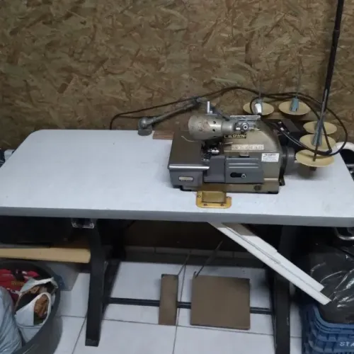 Maquina de Costura Overlocl Crown SK-619